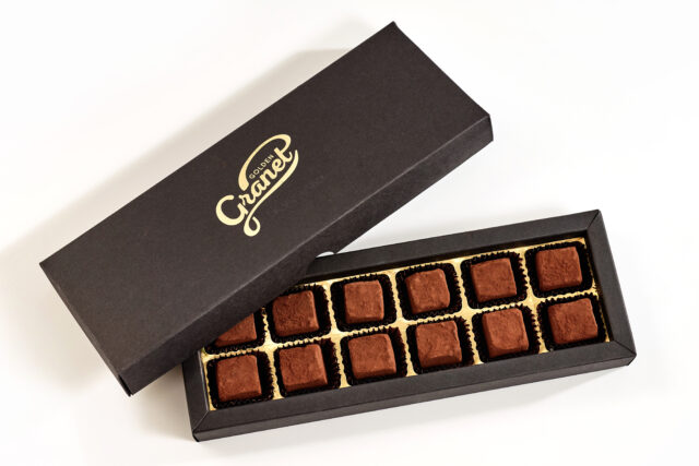 BOCK Kékszőlő Étcsokoládé Praliné - BLACK LABEL – 12x10g