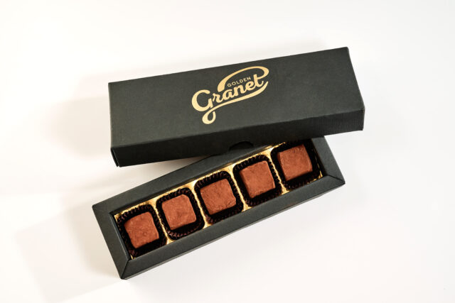 BOCK Kékszőlő Étcsokoládé Praliné – BLACK LABEL – 5x10g
