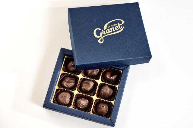 Étcsokoládéval Bevont Aszalt Szilva - 9x7,7g